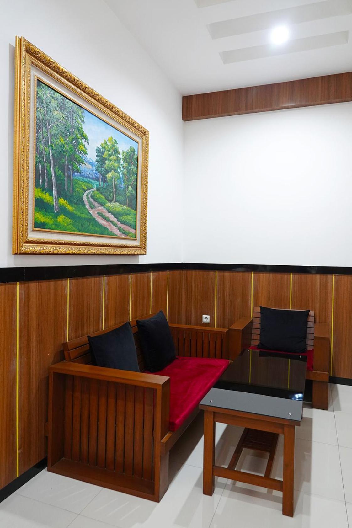 Baratha Hotel & Resto Bondowoso Ngoại thất bức ảnh