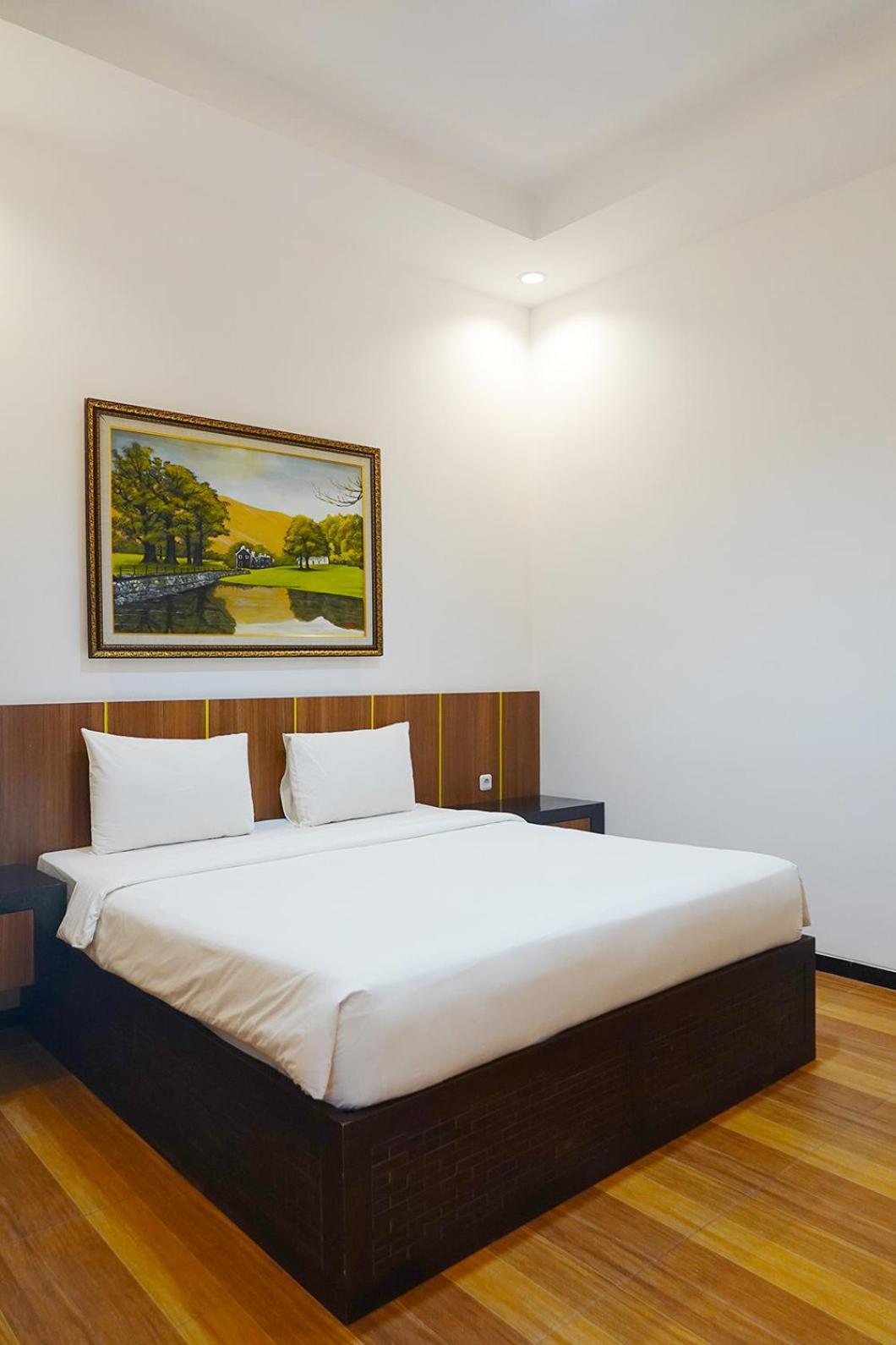 Baratha Hotel & Resto Bondowoso Ngoại thất bức ảnh