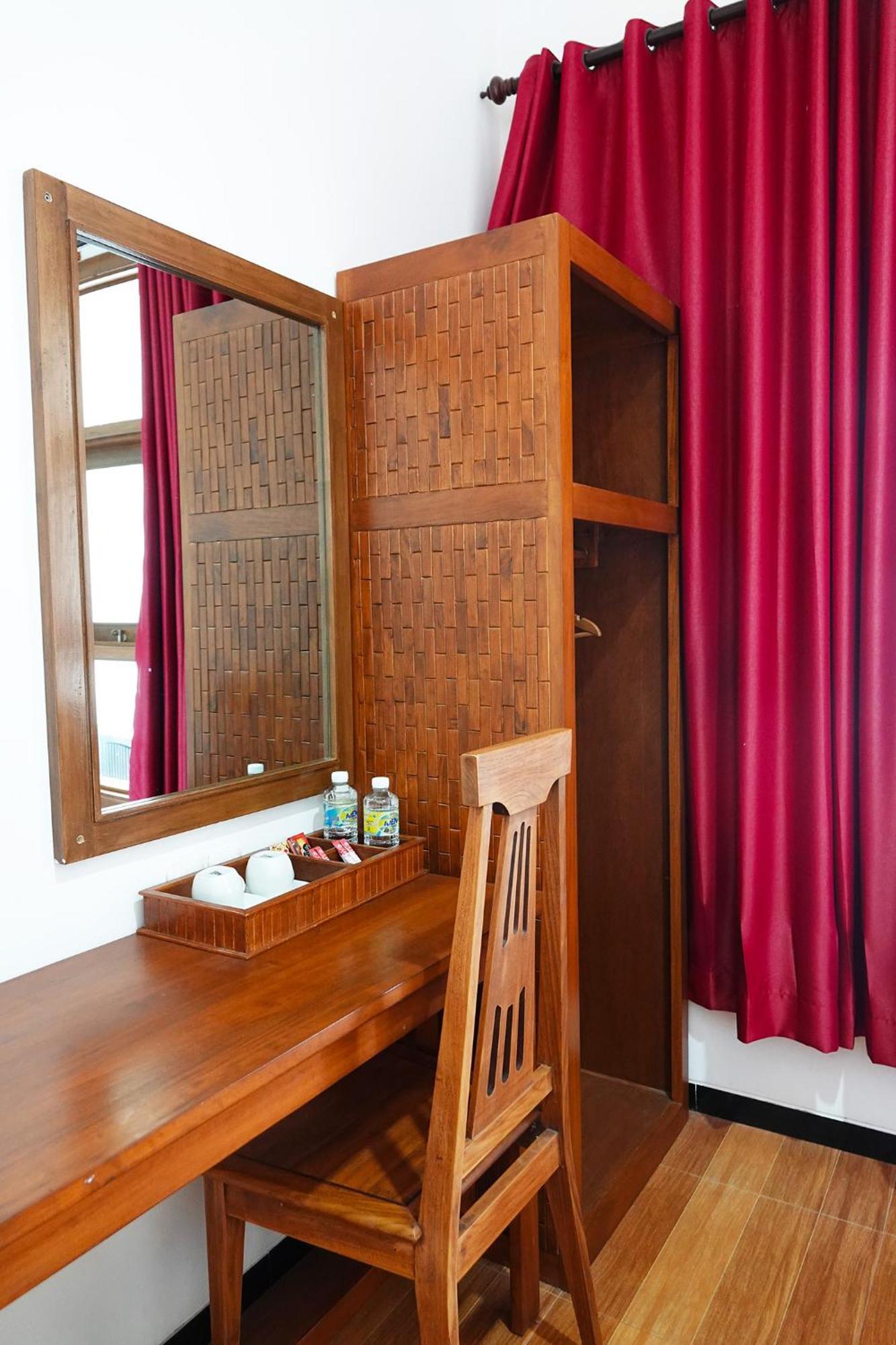 Baratha Hotel & Resto Bondowoso Ngoại thất bức ảnh
