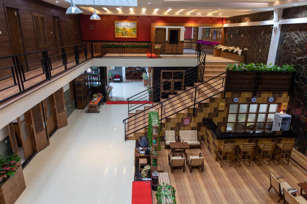 Baratha Hotel & Resto Bondowoso Ngoại thất bức ảnh