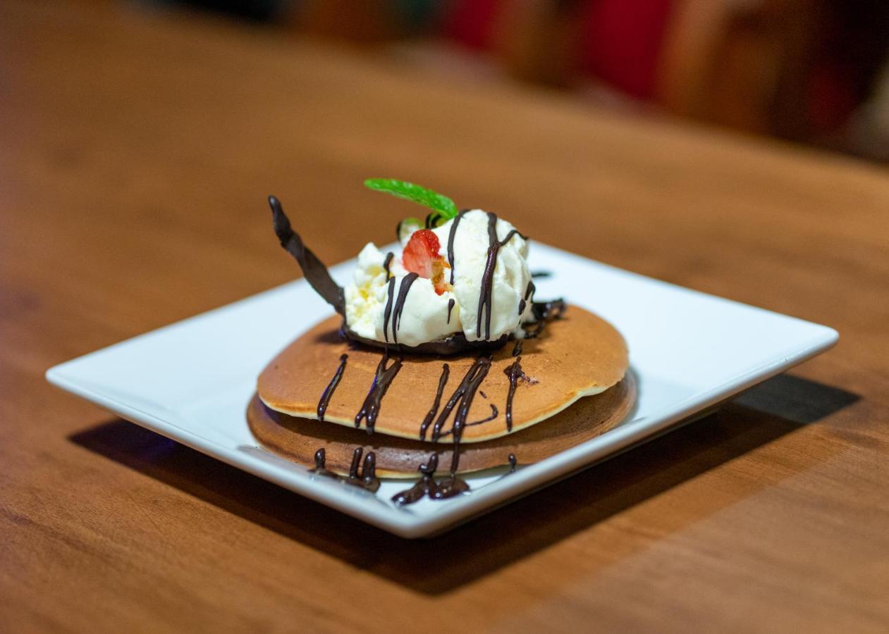 Baratha Hotel & Resto Bondowoso Ngoại thất bức ảnh