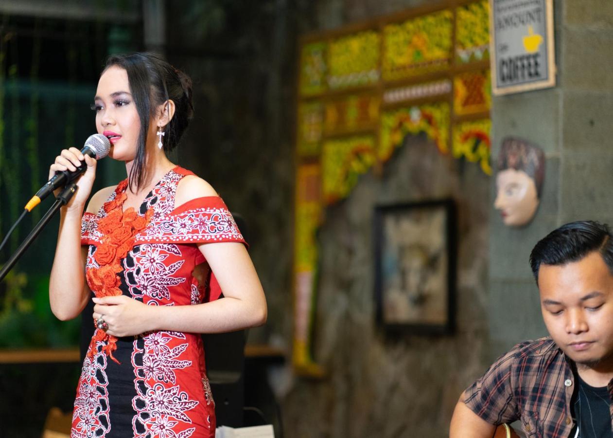 Baratha Hotel & Resto Bondowoso Ngoại thất bức ảnh